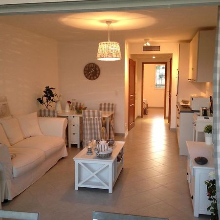 Residence Nayah-Maria กาลวี ภายนอก รูปภาพ